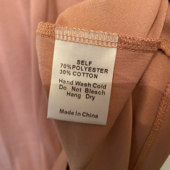 Mod Ref. long stretchy tunic. EUC. No flaws. - Picture 2 of 3